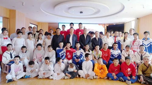 以愛之名,獻(xiàn)禮司慶 銀河基金全體員工為特教師生捐贈(zèng)校服